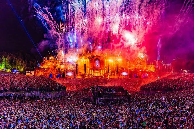 Taxi to Tomorrowland festival
